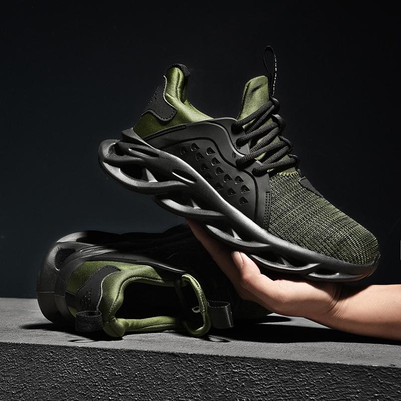 Men Lightweight Breathable Sneakers