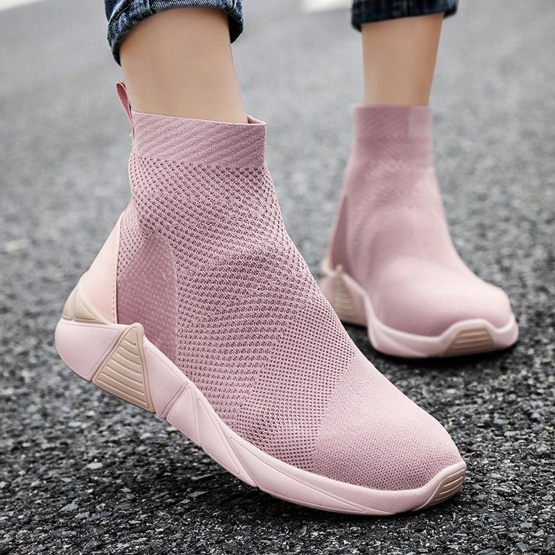 Woman's Mesh Soft Sole Sneakers